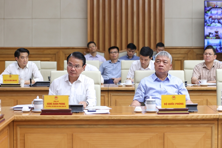 Thủ tướng: Ki&ecirc;n quyết kh&ocirc;ng l&ugrave;i tiến độ c&aacute;c dự &aacute;n trọng điểm quốc gia nếu kh&ocirc;ng c&oacute; l&yacute; do ch&iacute;nh đ&aacute;ng - Ảnh 6.