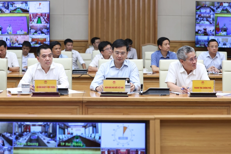 Thủ tướng: Ki&ecirc;n quyết kh&ocirc;ng l&ugrave;i tiến độ c&aacute;c dự &aacute;n trọng điểm quốc gia nếu kh&ocirc;ng c&oacute; l&yacute; do ch&iacute;nh đ&aacute;ng - Ảnh 7.