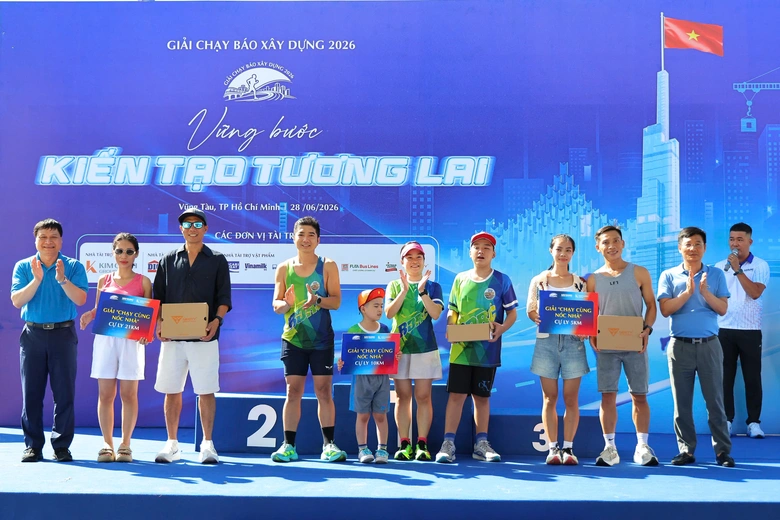 Bế mạc Giải chạy B&aacute;o X&acirc;y dựng: - Ảnh 12.
