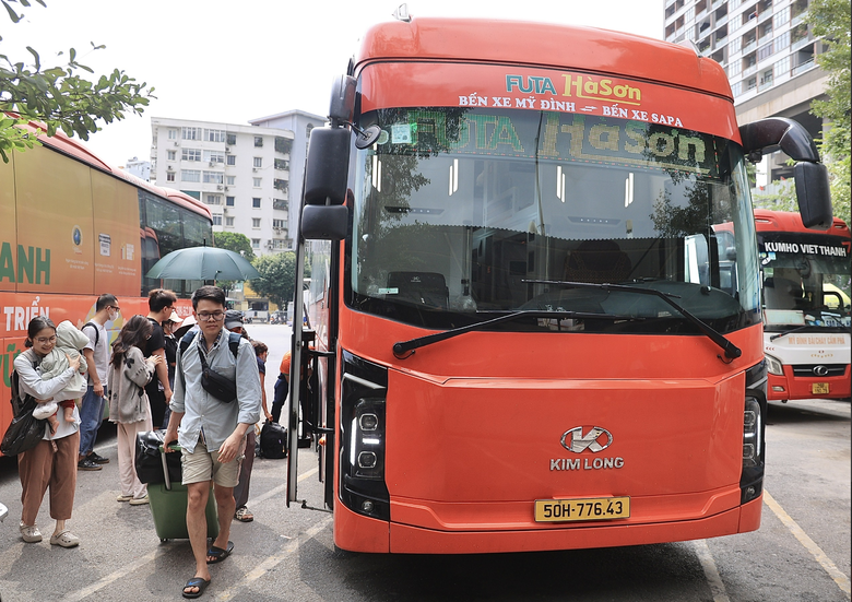 Đơn giản h&oacute;a thủ tục đăng k&yacute; khai th&aacute;c tuyến, tạo thuận lợi cho doanh nghiệp vận tải - Ảnh 2.