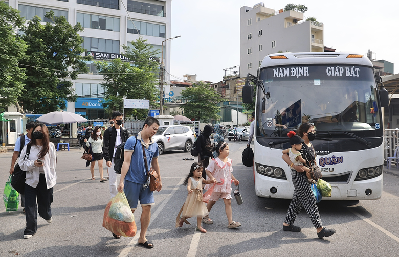 Đơn giản h&oacute;a thủ tục đăng k&yacute; khai th&aacute;c tuyến, tạo thuận lợi cho doanh nghiệp vận tải - Ảnh 1.