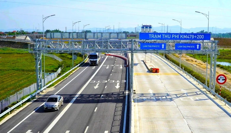 Sớm ho&agrave;n thiện cơ chế thu ph&iacute; cao tốc do Trung ương v&agrave; địa phương c&ugrave;ng đầu tư - Ảnh 1.