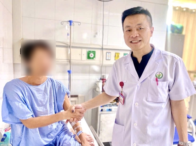 Kịp thời cứu người đ&agrave;n &ocirc;ng đứt rời trực tr&agrave;ng nguy kịch - Ảnh 1.