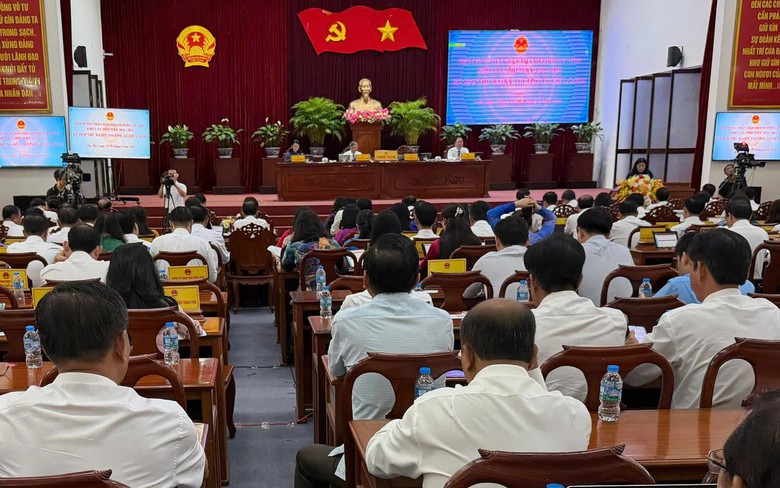 Đại biểu Cần Thơ quan t&acirc;m loạt điểm nghẽn tăng trưởng, m&ocirc;i trường v&agrave; nh&acirc;n lực - Ảnh 3.