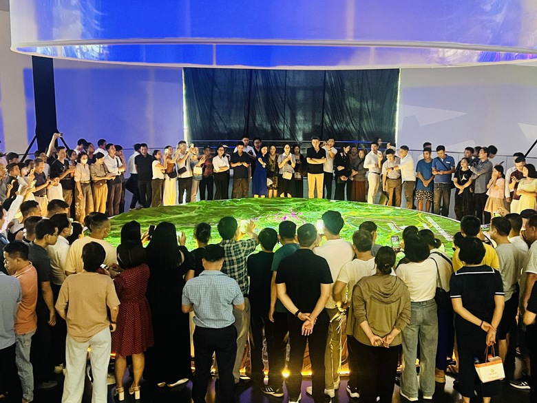 H&agrave; Nội kh&aacute;m ph&aacute; quy hoạch tổng thể Thủ đ&ocirc; tầm nh&igrave;n 100 năm đầy triển vọng - Ảnh 2.