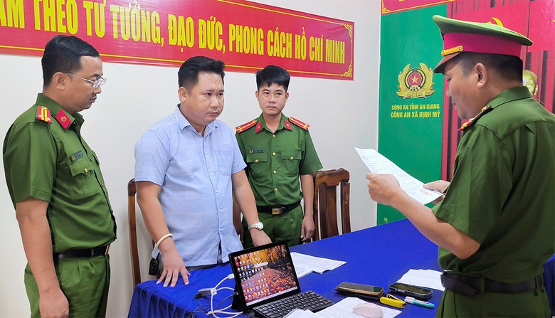 An Giang: Bắt gi&aacute;m đốc "mua cao b&aacute;n thấp", chiếm đoạt 3,5 tỷ đồng- Ảnh 1.