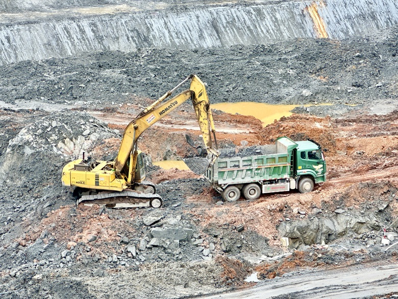 Cầu Hiếu Li&ecirc;m đ&atilde; nối liền đ&ocirc;i bờ s&ocirc;ng Đồng Nai, đang ho&agrave;n thiện c&aacute;c hạng mục cuối- Ảnh 13.