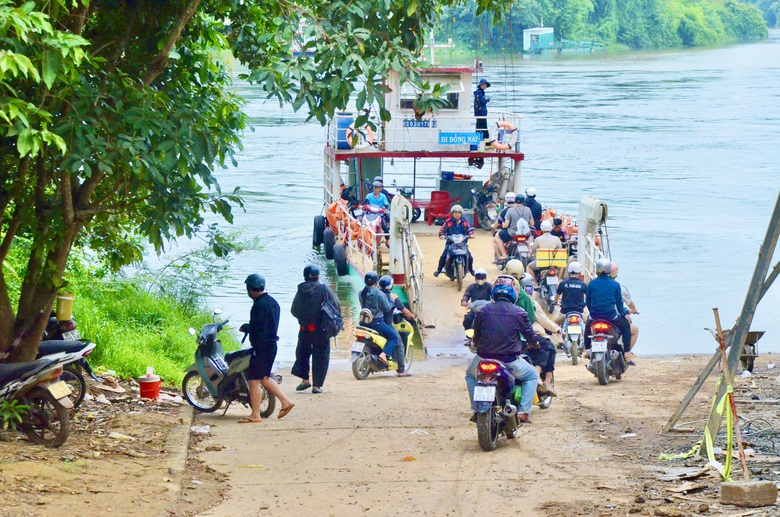 Cầu Hiếu Li&ecirc;m đ&atilde; nối liền đ&ocirc;i bờ s&ocirc;ng Đồng Nai, đang ho&agrave;n thiện c&aacute;c hạng mục cuối- Ảnh 3.