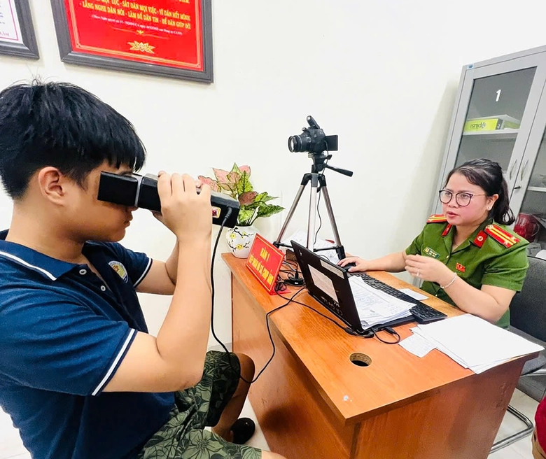 Tăng tốc cấp VNeID, bảo vệ trẻ tr&ecirc;n kh&ocirc;ng gian mạng- Ảnh 2.