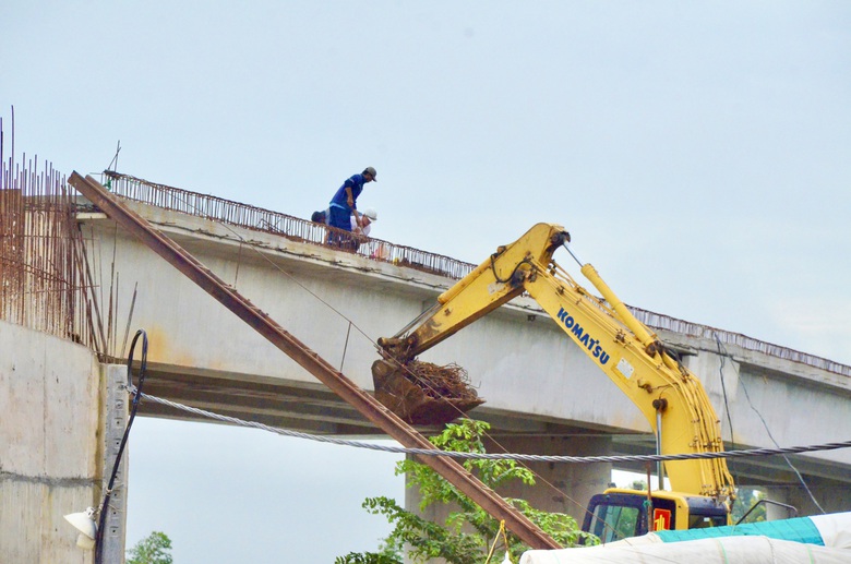 Cầu Hiếu Li&ecirc;m đ&atilde; nối liền đ&ocirc;i bờ s&ocirc;ng Đồng Nai, đang ho&agrave;n thiện c&aacute;c hạng mục cuối- Ảnh 7.