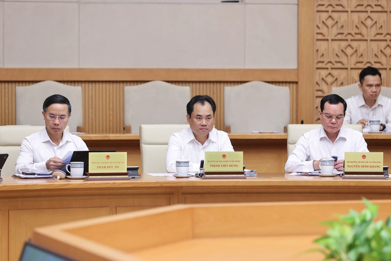 Thủ tướng: Tiếp cận trực diện c&aacute;c vấn đề, x&acirc;y dựng c&aacute;c kịch bản điều h&agrave;nh chi tiết hơn nữa- Ảnh 12.