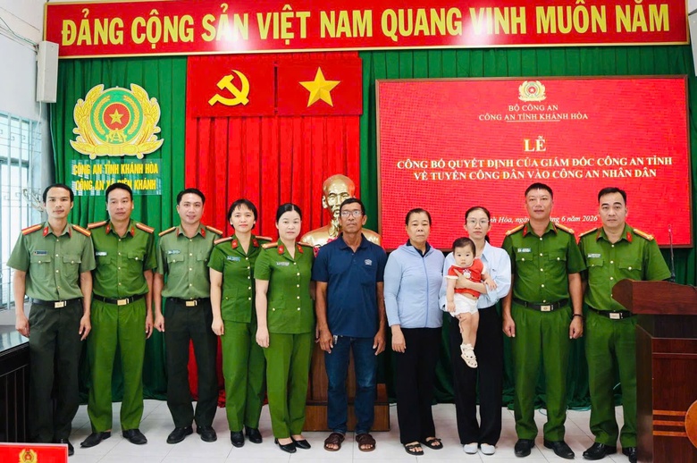 Kh&aacute;nh H&ograve;a tuyển dụng vợ thiếu t&aacute; Nguyễn Xu&acirc;n Hải v&agrave;o C&ocirc;ng an nh&acirc;n d&acirc;n- Ảnh 2.