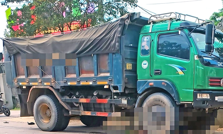 &Aacute;m ảnh vụ tai nạn khiến cụ b&agrave; c&ugrave;ng con trai tử vong- Ảnh 1.