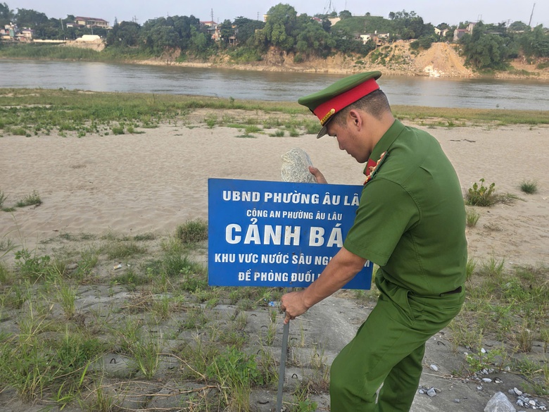 L&agrave;o Cai: Đi từng nh&agrave;, r&agrave; từng ao hồ ngăn nguy cơ đuối nước ở trẻ em- Ảnh 2.