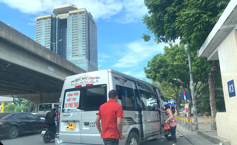 Siết xe hợp đồng, xe gh&eacute;p tr&aacute; h&igrave;nh: Phạt tới 14 triệu đồng, trừ 6 điểm giấy ph&eacute;p l&aacute;i xe - Ảnh 2.