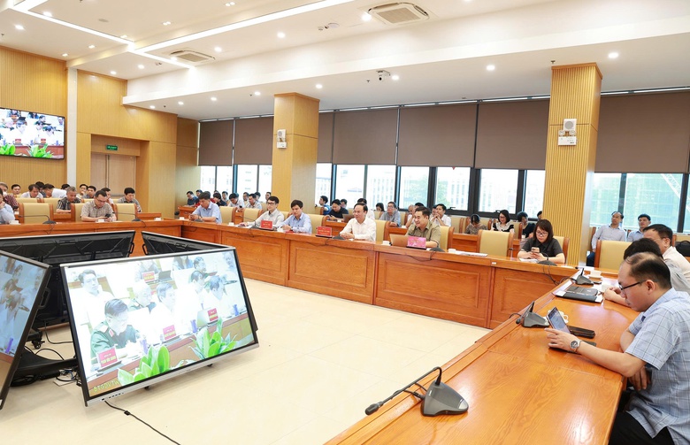 Đảng ủy Bộ X&acirc;y dựng kết nối Hội nghị to&agrave;n quốc qu&aacute;n triệt Nghị quyết&nbsp;10 của Bộ Ch&iacute;nh trị - Ảnh 4.