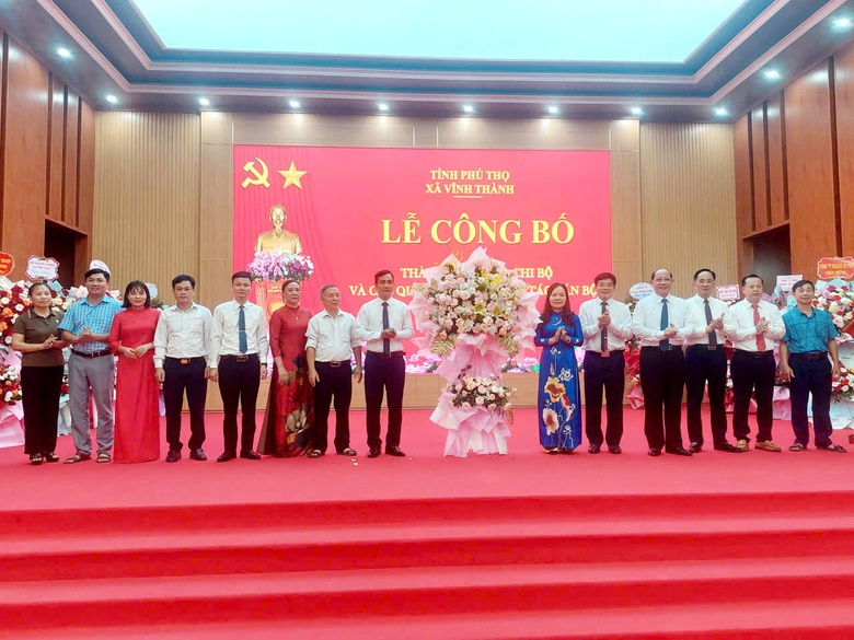 Phú Thọ: Xã Vĩnh Thành công bố thành lập thôn, chi bộ và trao quyết định công tác cán bộ - Ảnh 4.