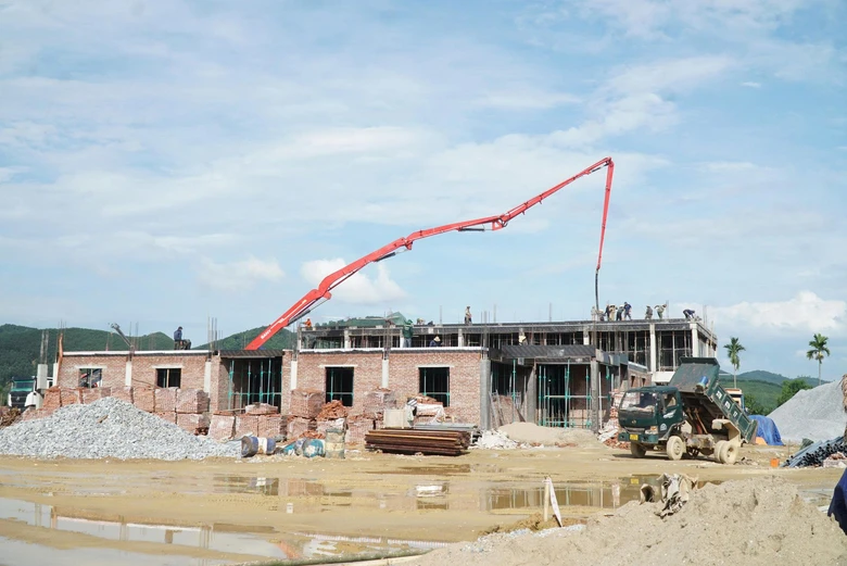 Dựng trường giữa n&uacute;i rừng: Nh&agrave; thầu sẵn s&agrave;ng chịu lỗ v&igrave; học sinh v&ugrave;ng cao- Ảnh 3.