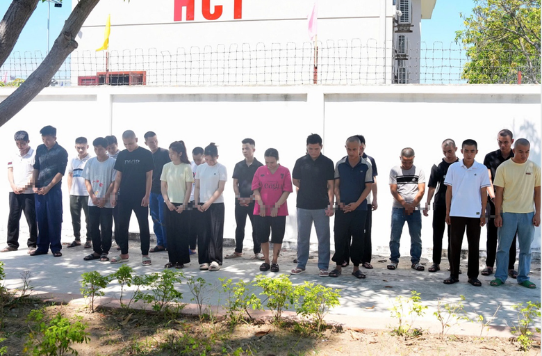 Nghệ An: Bắt giữ băng nh&oacute;m lừa đảo xuy&ecirc;n quốc gia- Ảnh 4.