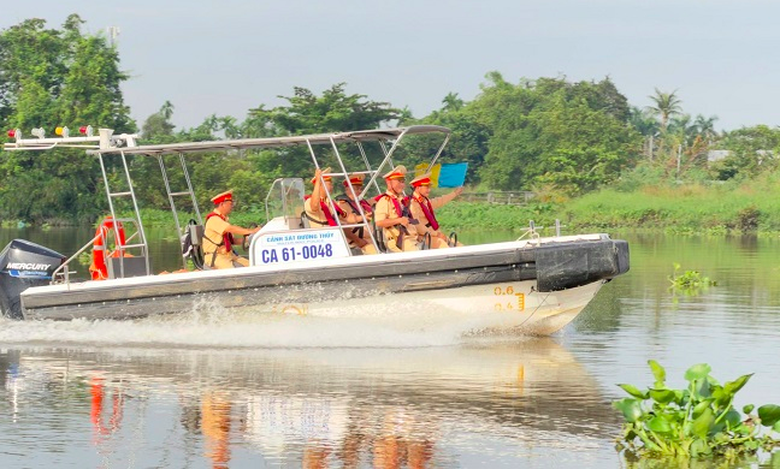 TP.HCM: Ph&ograve;ng CSGT xử l&yacute; hơn trăm t&agrave;i xế sử dụng tr&aacute;i ph&eacute;p chất ma tu&yacute;- Ảnh 2.