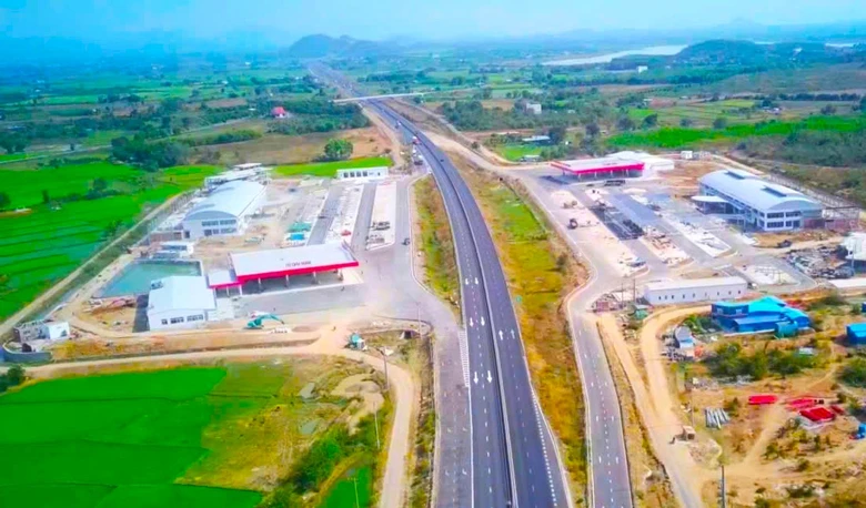 Chậm tiến độ nhiều trạm dừng nghỉ cao tốc, sẽ xem x&eacute;t tr&aacute;ch nhiệm nh&agrave; đầu tư- Ảnh 1.
