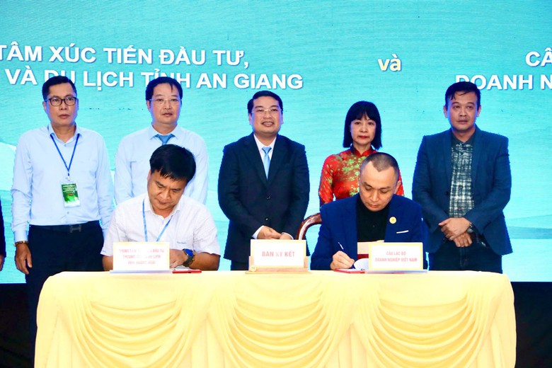 An Giang tăng tốc hạ tầng giao th&ocirc;ng, hướng tới đầu mối giao thương của v&ugrave;ng ĐBSCL- Ảnh 1.