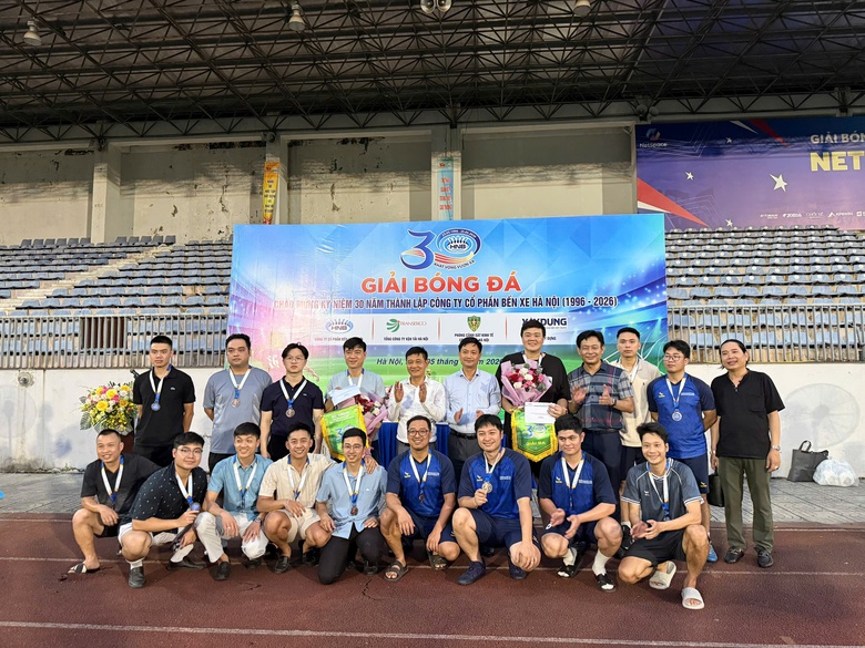 S&ocirc;i nổi giải b&oacute;ng đ&aacute; kỷ niệm 30 năm th&agrave;nh lập C&ocirc;ng ty cổ phần Bến xe H&agrave; Nội- Ảnh 8.