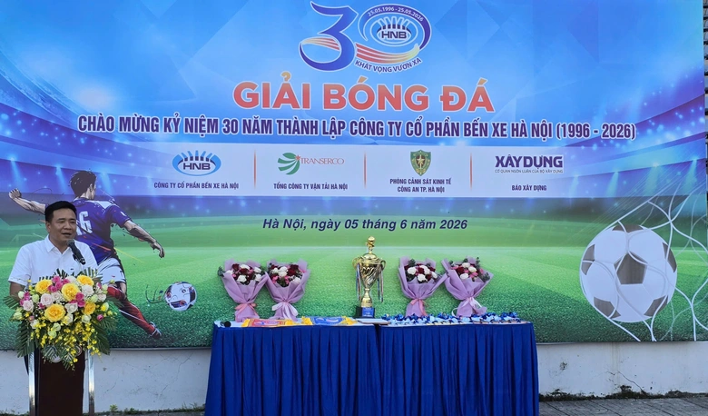 S&ocirc;i nổi giải b&oacute;ng đ&aacute; kỷ niệm 30 năm th&agrave;nh lập C&ocirc;ng ty cổ phần Bến xe H&agrave; Nội- Ảnh 2.