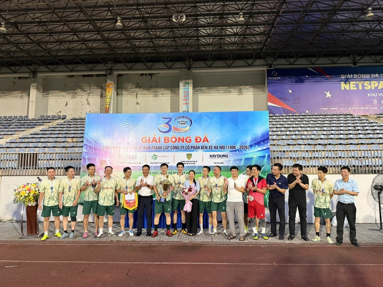 S&ocirc;i nổi giải b&oacute;ng đ&aacute; kỷ niệm 30 năm th&agrave;nh lập C&ocirc;ng ty cổ phần Bến xe H&agrave; Nội- Ảnh 9.