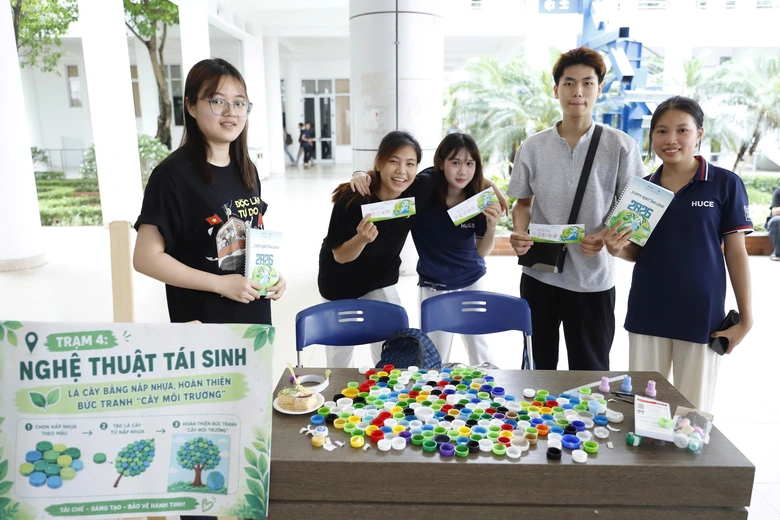 N&acirc;ng cao nhận thức về r&aacute;c thải nhựa trong sinh vi&ecirc;n ng&agrave;nh X&acirc;y dựng- Ảnh 2.