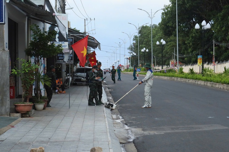 Quảng Ng&atilde;i: R&agrave;o đường Trường Chinh t&igrave;m kiếm h&agrave;i cốt liệt sỹ hy sinh trong chiến tranh- Ảnh 9.