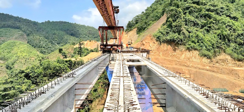 Tăng ca, xử l&yacute; nh&agrave; thầu chậm thi c&ocirc;ng đường Hồ Ch&iacute; Minh qua Tuy&ecirc;n Quang, Th&aacute;i Nguy&ecirc;n- Ảnh 1.