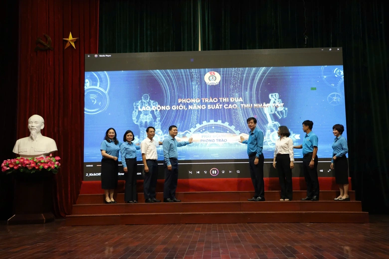 Khơi dậy sức s&aacute;ng tạo, n&acirc;ng cao năng suất lao động trong kỷ nguy&ecirc;n mới- Ảnh 2.