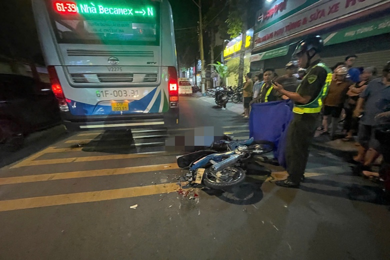 TP.HCM: Va chạm với xe bu&yacute;t, người đ&agrave;n &ocirc;ng bị c&aacute;n tử vong- Ảnh 1.
