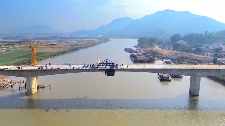 Tập đo&agrave;n X&acirc;y dựng Miền Trung chạy đua tr&ecirc;n loạt c&ocirc;ng tr&igrave;nh lớn- Ảnh 2.