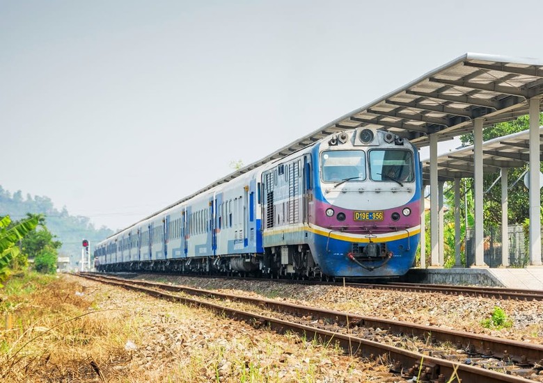 Hàng loạt tuyến tàu giảm giá vé kích cầu du lịch hè- Ảnh 1.