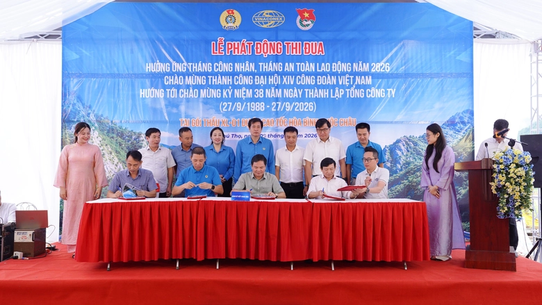 Vinaconex ph&aacute;t động thi đua tr&ecirc;n c&ocirc;ng trường cao tốc H&ograve;a B&igrave;nh - Mộc Ch&acirc;u- Ảnh 2.