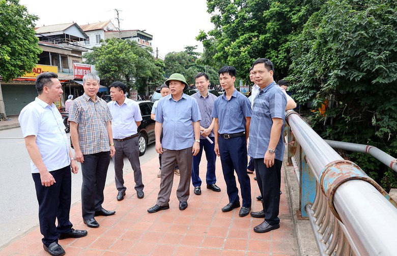 Ph&uacute; Thọ đề xuất đầu tư gần 190 tỷ đồng xử l&yacute; c&aacute;c điểm sạt lở nguy hiểm ở khu vực Vĩnh Ph&uacute;c- Ảnh 1.