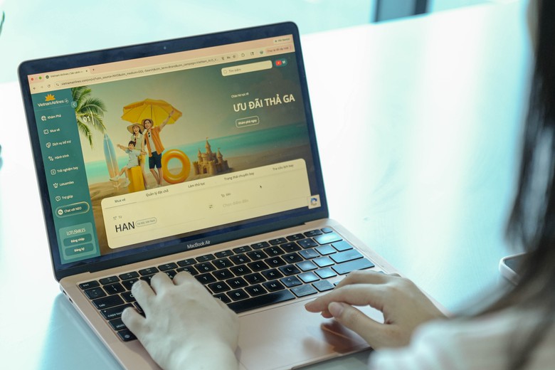 L&agrave;m g&igrave; để tr&aacute;nh bẫy giả mạo khi đặt v&eacute; m&aacute;y bay trực tuyến?- Ảnh 2.