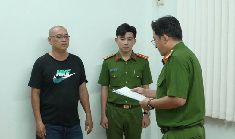 Bắt 7 đối tượng khi&ecirc;ng quan t&agrave;i diễu phố mừng sinh nhật ở Cần Thơ- Ảnh 2.