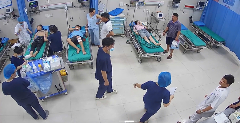 Sức khoẻ 15 nạn nh&acirc;n vụ tai nạn li&ecirc;n ho&agrave;n tr&ecirc;n cao tốc Tuy&ecirc;n Quang - Ph&uacute; Thọ- Ảnh 2.