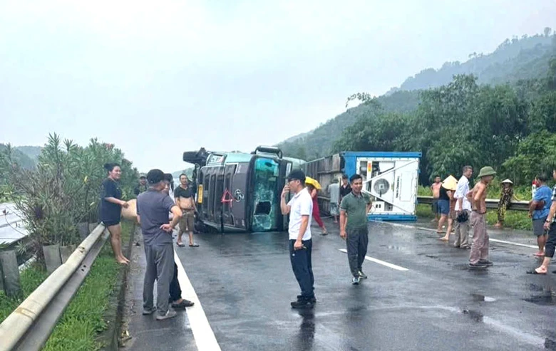 Tin tức tai nạn giao thông mới nhất hôm nay 1/7/2026 - Ảnh 3.
