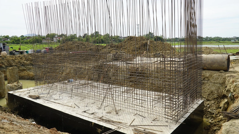 Tăng tốc thi c&ocirc;ng cao tốc Quy Nhơn - Pleiku Giữa nắng n&oacute;ng miền trung - Ảnh 3.
