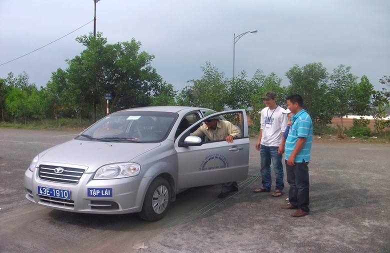 Đ&agrave; Nẵng y&ecirc;u cầu trường l&aacute;i quản l&yacute; chặt xe tập l&aacute;i - Ảnh 1.
