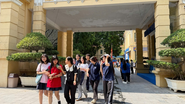 H&agrave; Nội dẫn đầu cả nước về điểm 10 ở 4 m&ocirc;n thi tốt nghiệp THPT năm 2026 - Ảnh 1.