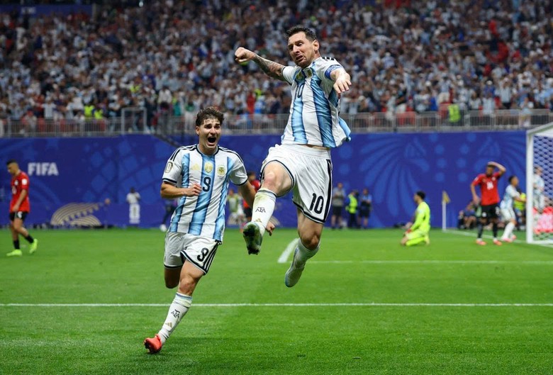Đội h&igrave;nh mạnh nhất Argentina đấu Thụy Sĩ: Messi nối d&agrave;i kỷ lục? - Ảnh 1.