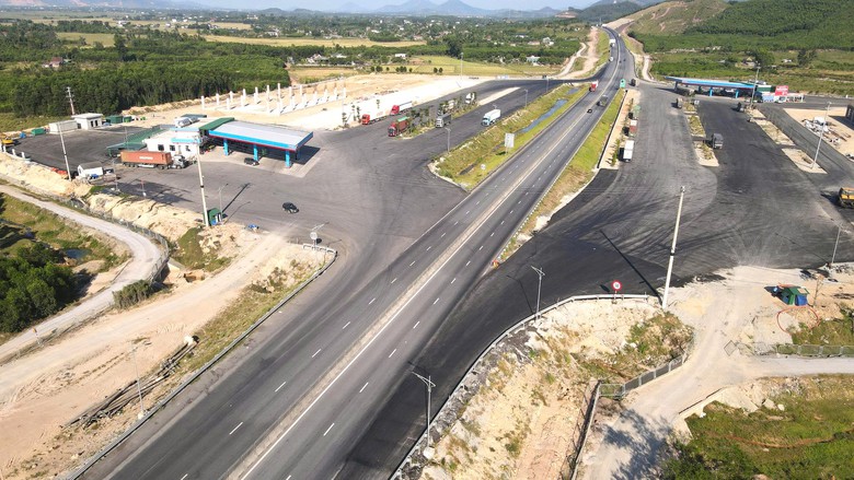 Bộ X&acirc;y dựng y&ecirc;u cầu ho&agrave;n th&agrave;nh trạm dừng nghỉ cao tốc Bắc - Nam trước 2026 - Ảnh 1.