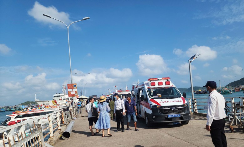 Ho&agrave;n tất cứu nạn vụ lật ca n&ocirc; thương t&acirc;m ở Ph&uacute; Quốc , 15 người tử vong - Ảnh 2.