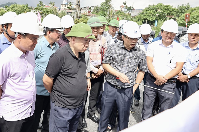 Hải Ph&ograve;ng th&uacute;c tiến độ loạt dự &aacute;n giao th&ocirc;ng trọng điểm - Ảnh 1.