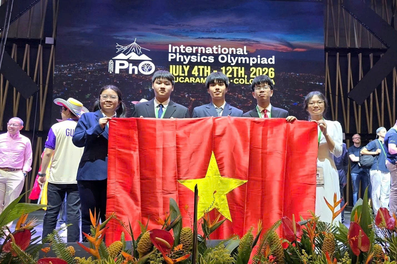 Việt Nam lập kỷ lục tại Olympic Vật l&yacute; quốc tế 2026 với 4 Huy chương V&agrave;ng - Ảnh 1.